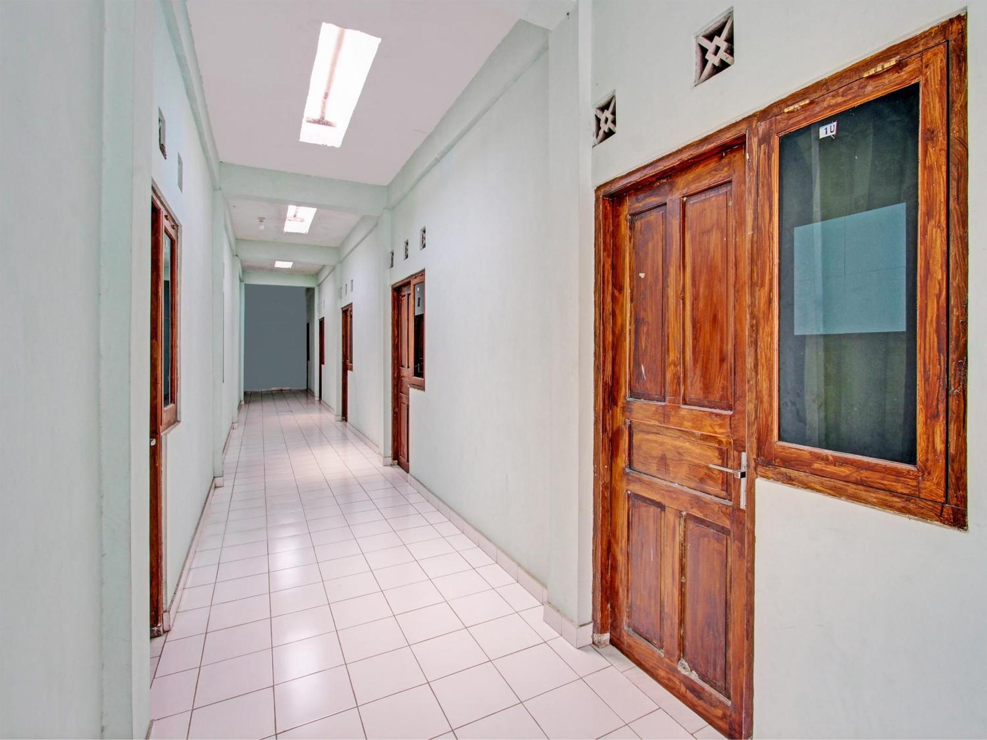 Spot On 93020 Rumah Singgah Ganjuran Bantul Buitenkant foto